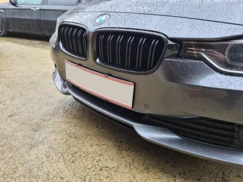Slim license plate holder